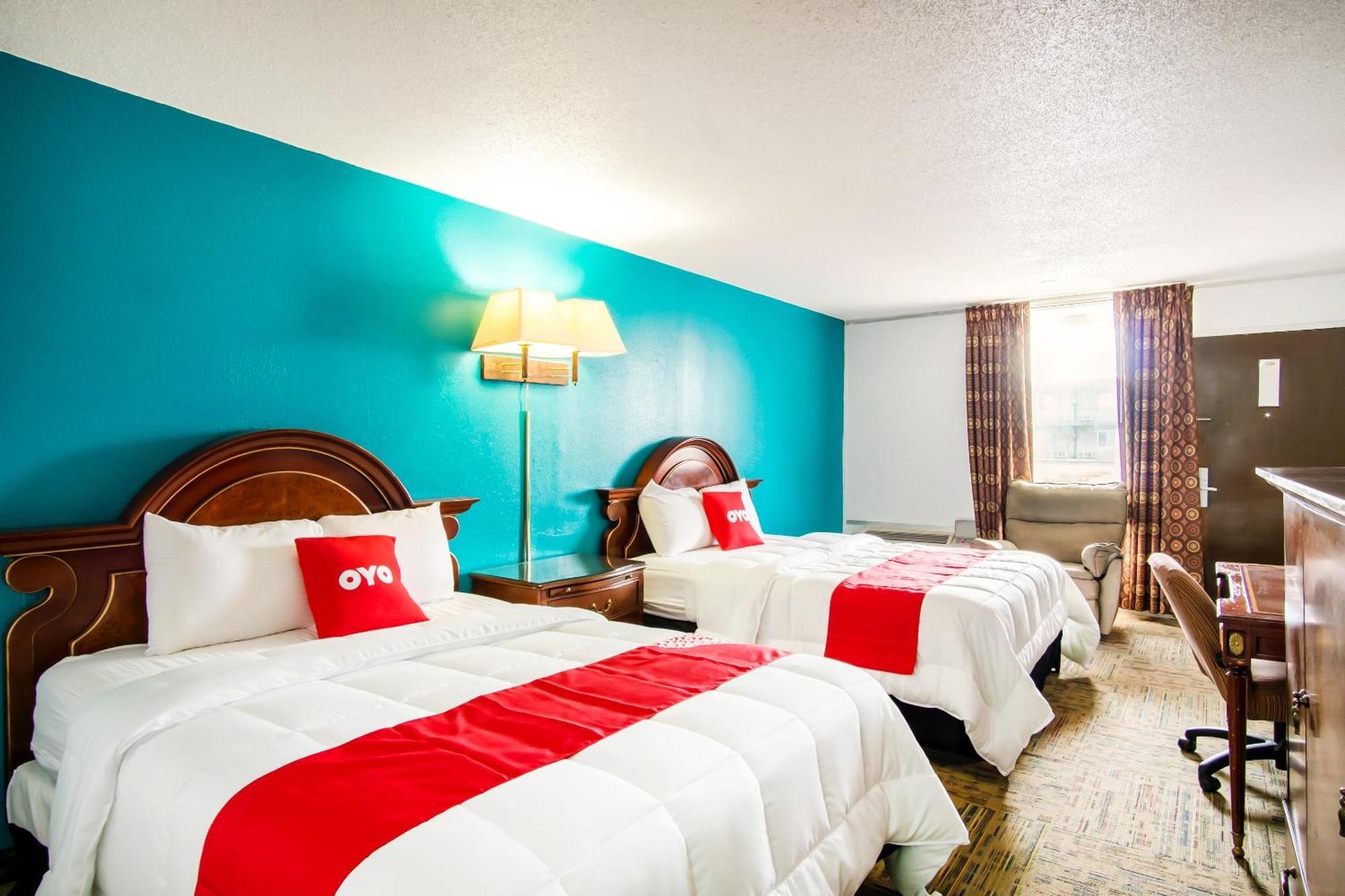 Oyo Hotel Hutchinson West 4Th Ave ภายนอก รูปภาพ