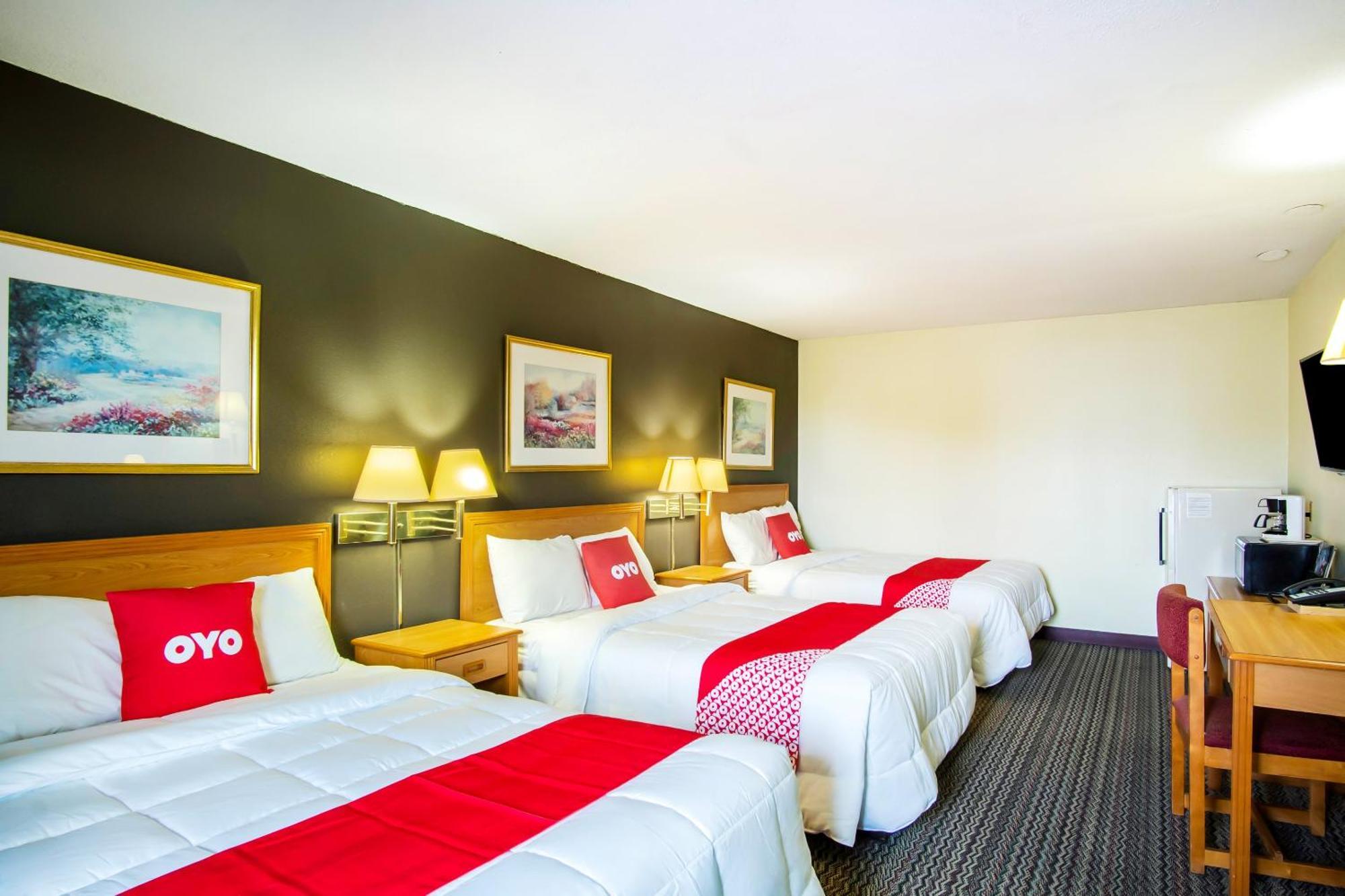 Oyo Hotel Hutchinson West 4Th Ave ภายนอก รูปภาพ