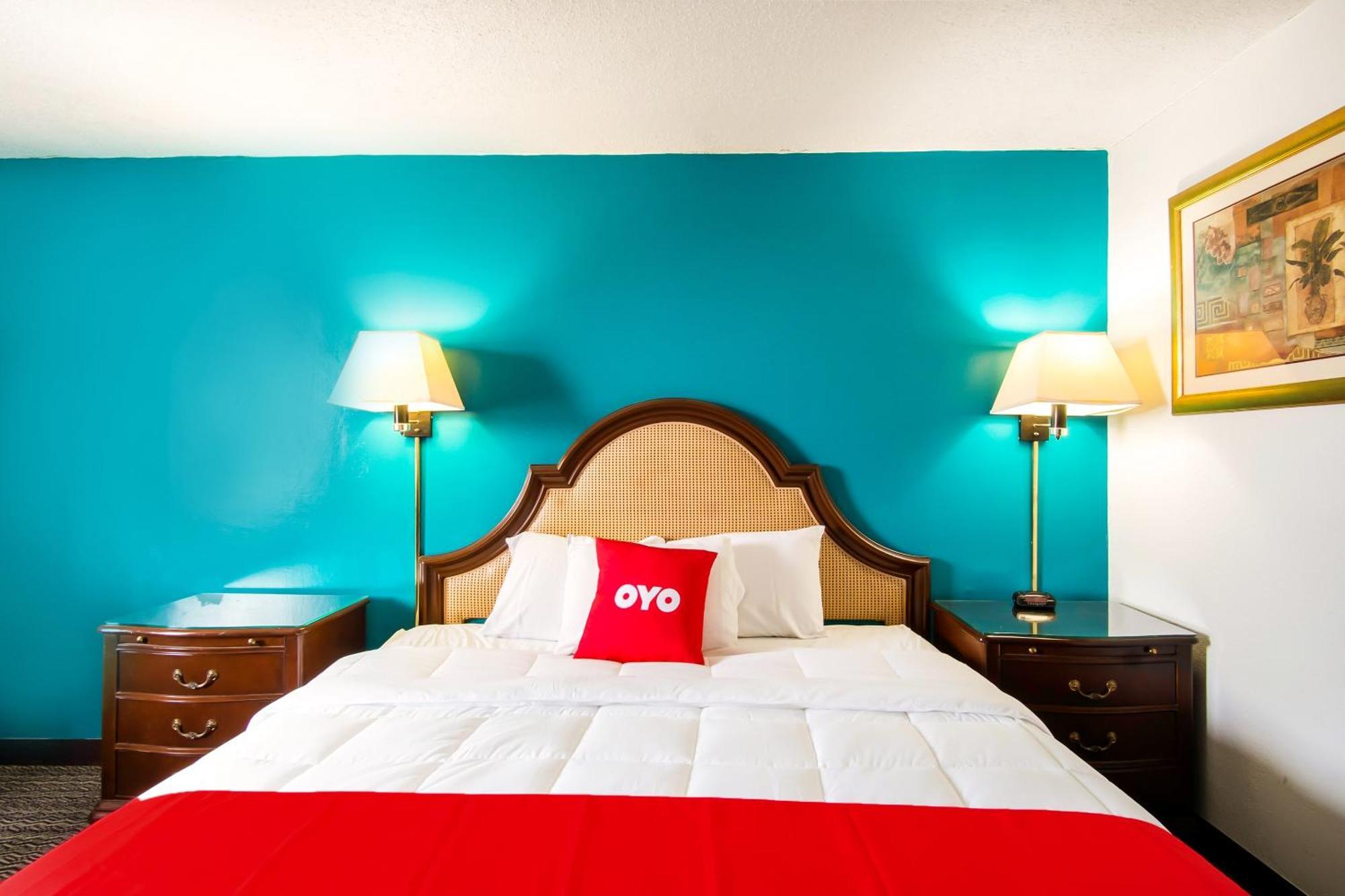 Oyo Hotel Hutchinson West 4Th Ave ภายนอก รูปภาพ