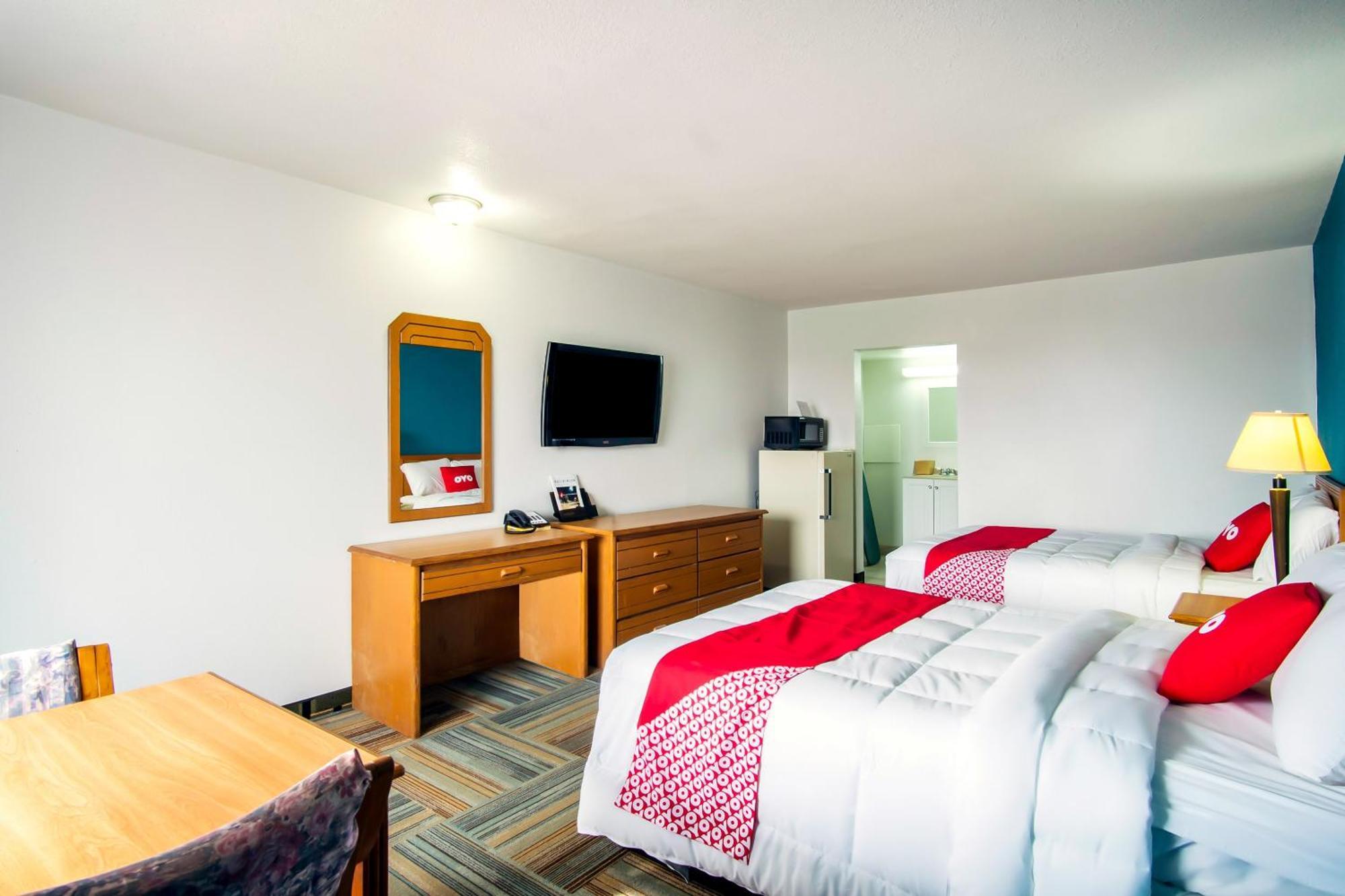 Oyo Hotel Hutchinson West 4Th Ave ภายนอก รูปภาพ