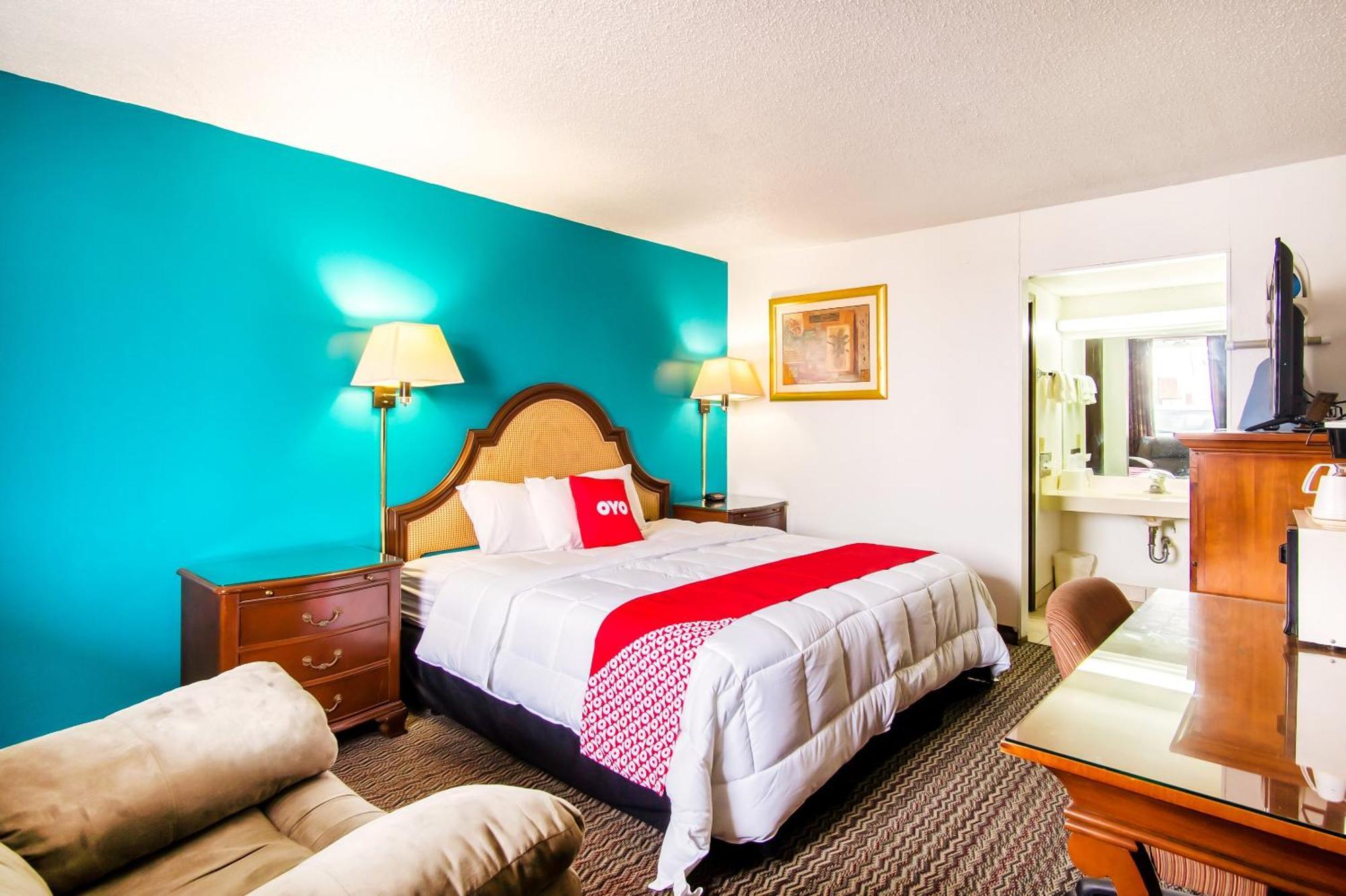 Oyo Hotel Hutchinson West 4Th Ave ภายนอก รูปภาพ