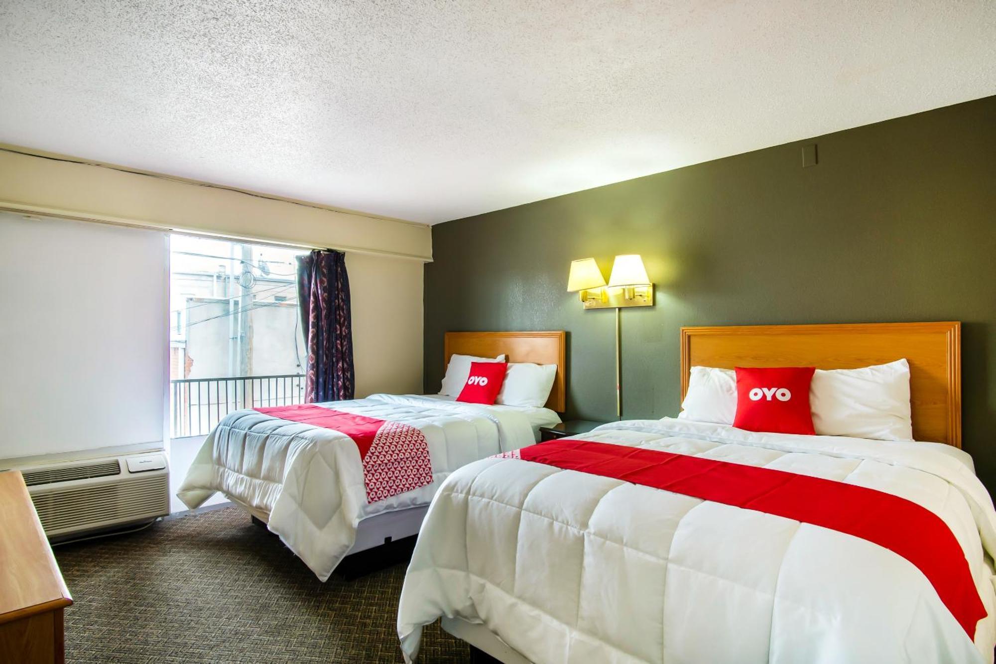 Oyo Hotel Hutchinson West 4Th Ave ภายนอก รูปภาพ