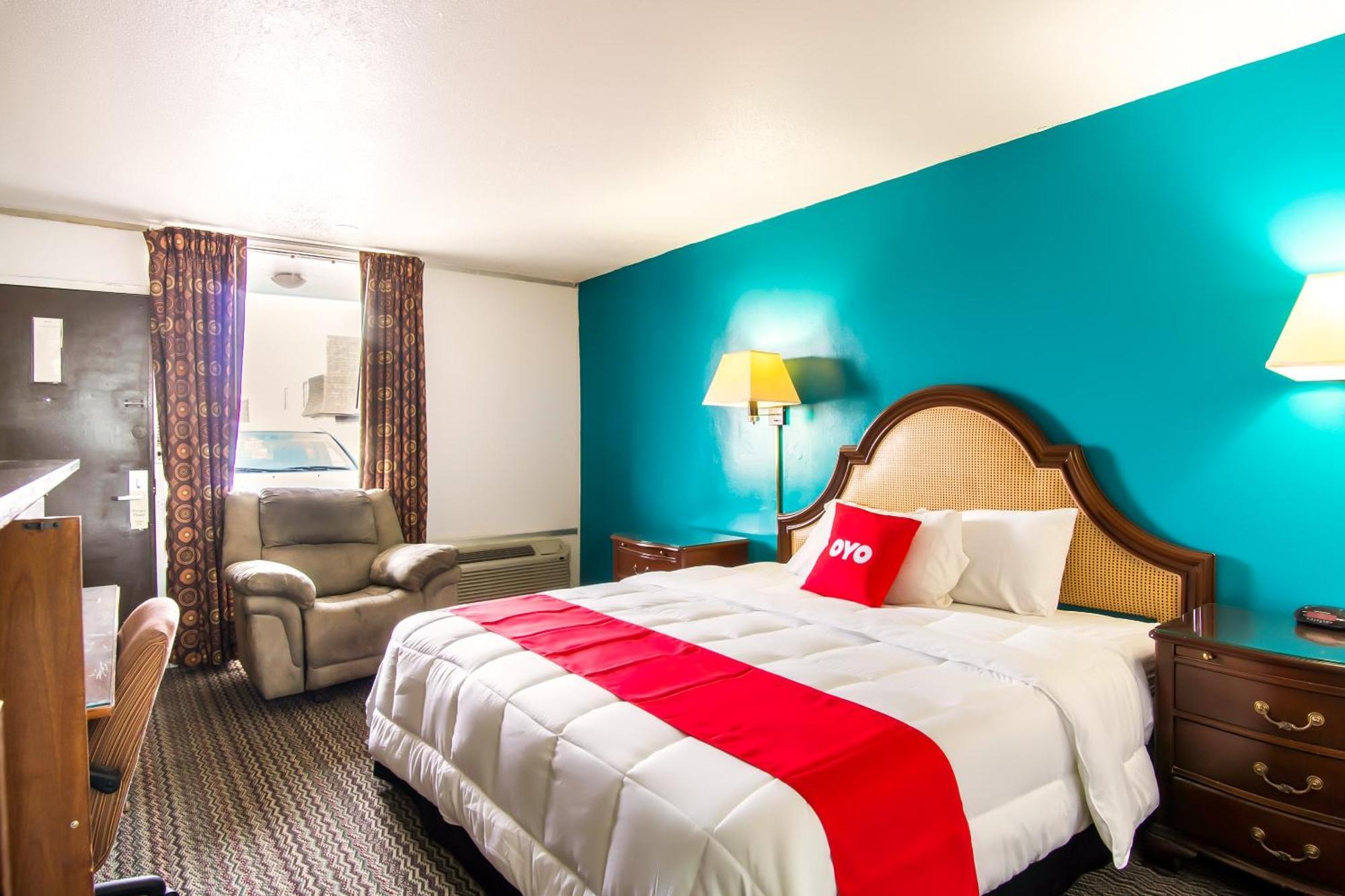 Oyo Hotel Hutchinson West 4Th Ave ภายนอก รูปภาพ