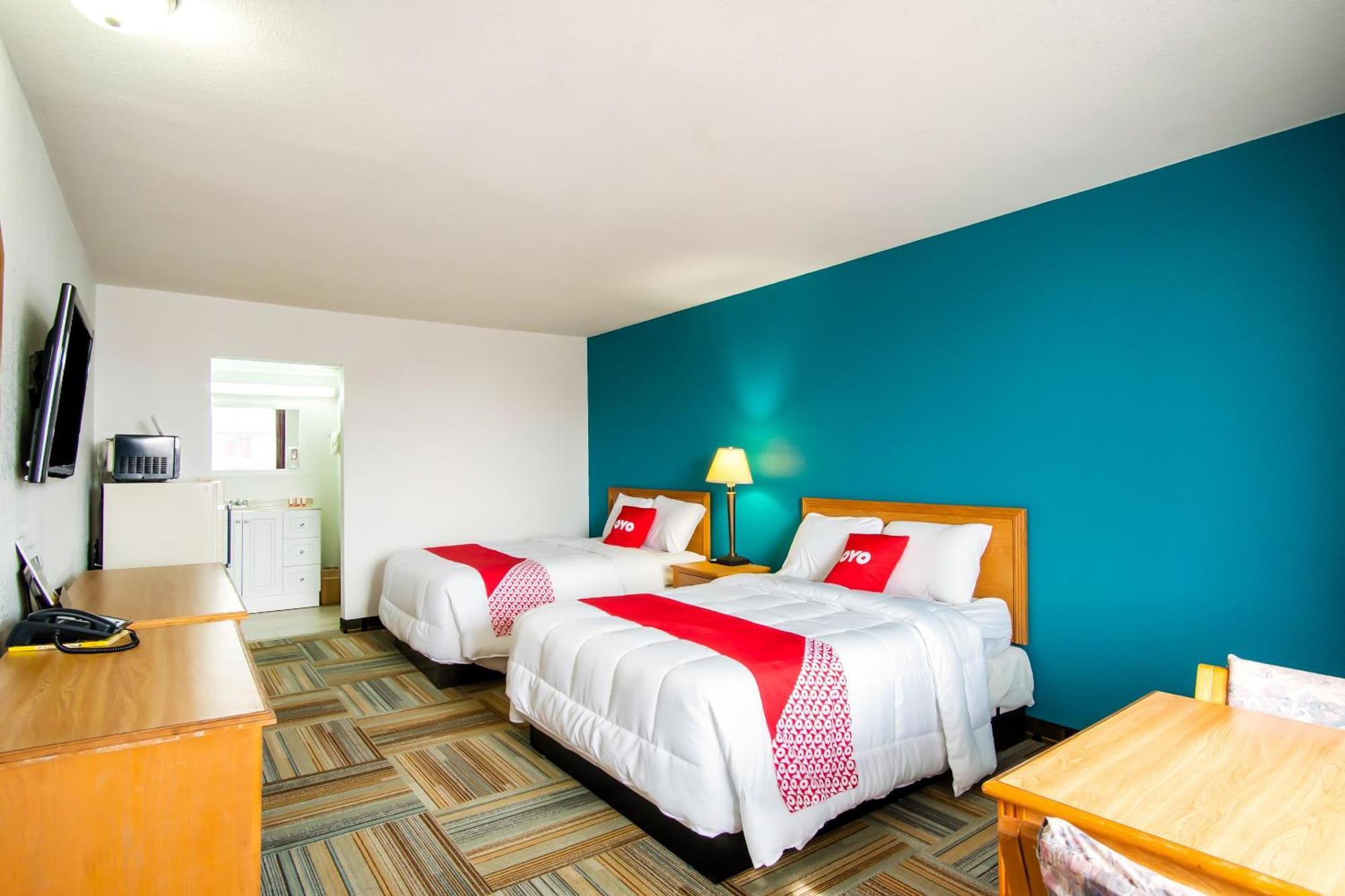 Oyo Hotel Hutchinson West 4Th Ave ภายนอก รูปภาพ
